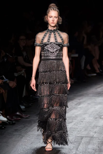 Look 28